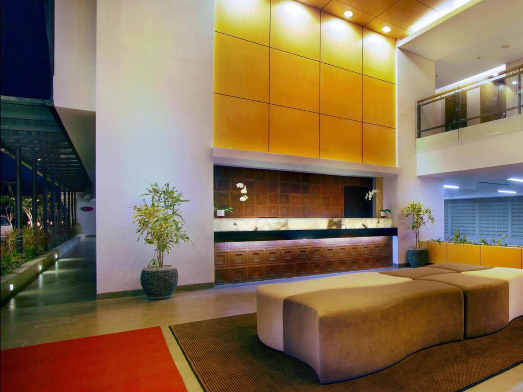 Quest Hotel Kuta By Aston Zewnętrze zdjęcie
