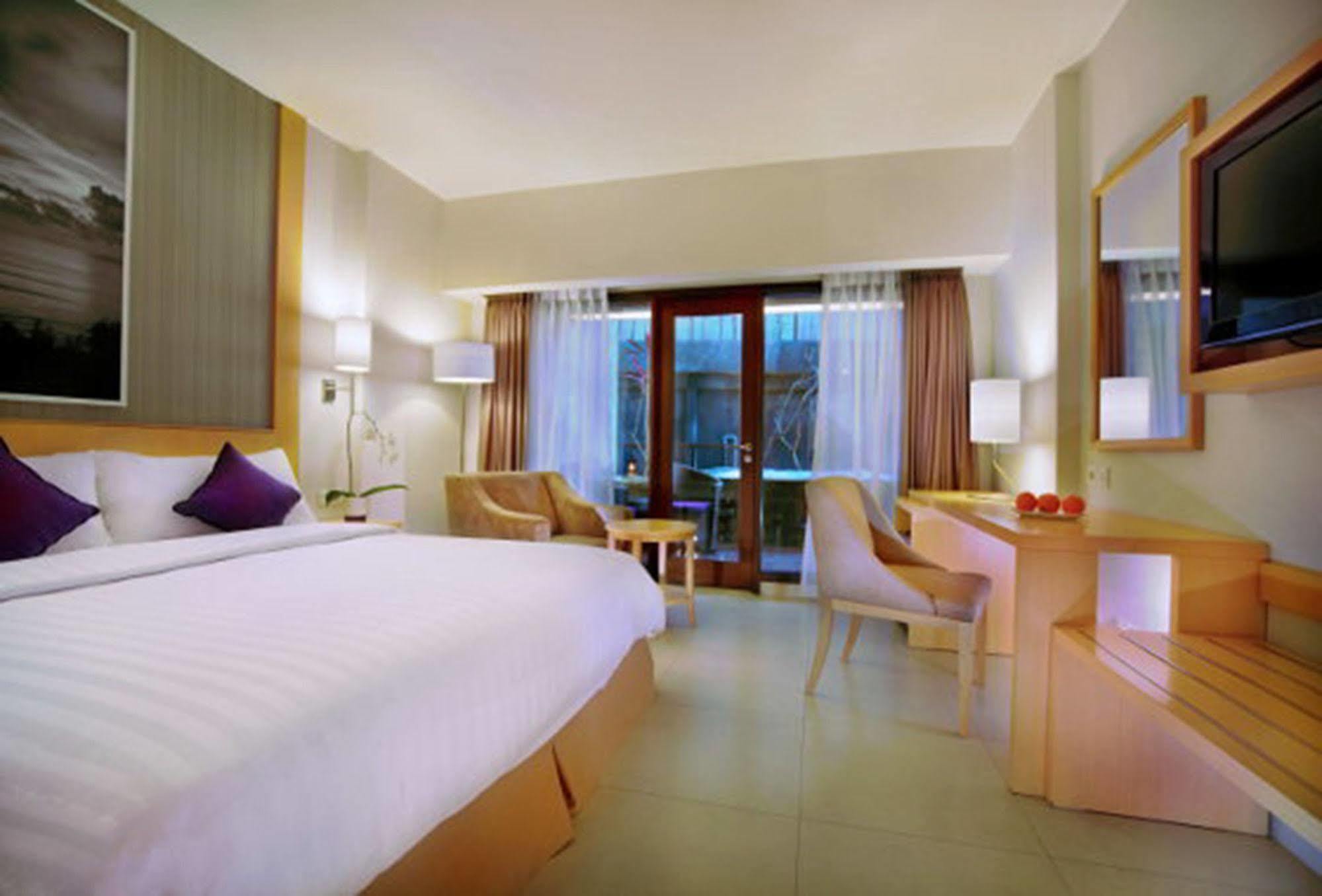 Quest Hotel Kuta By Aston Zewnętrze zdjęcie