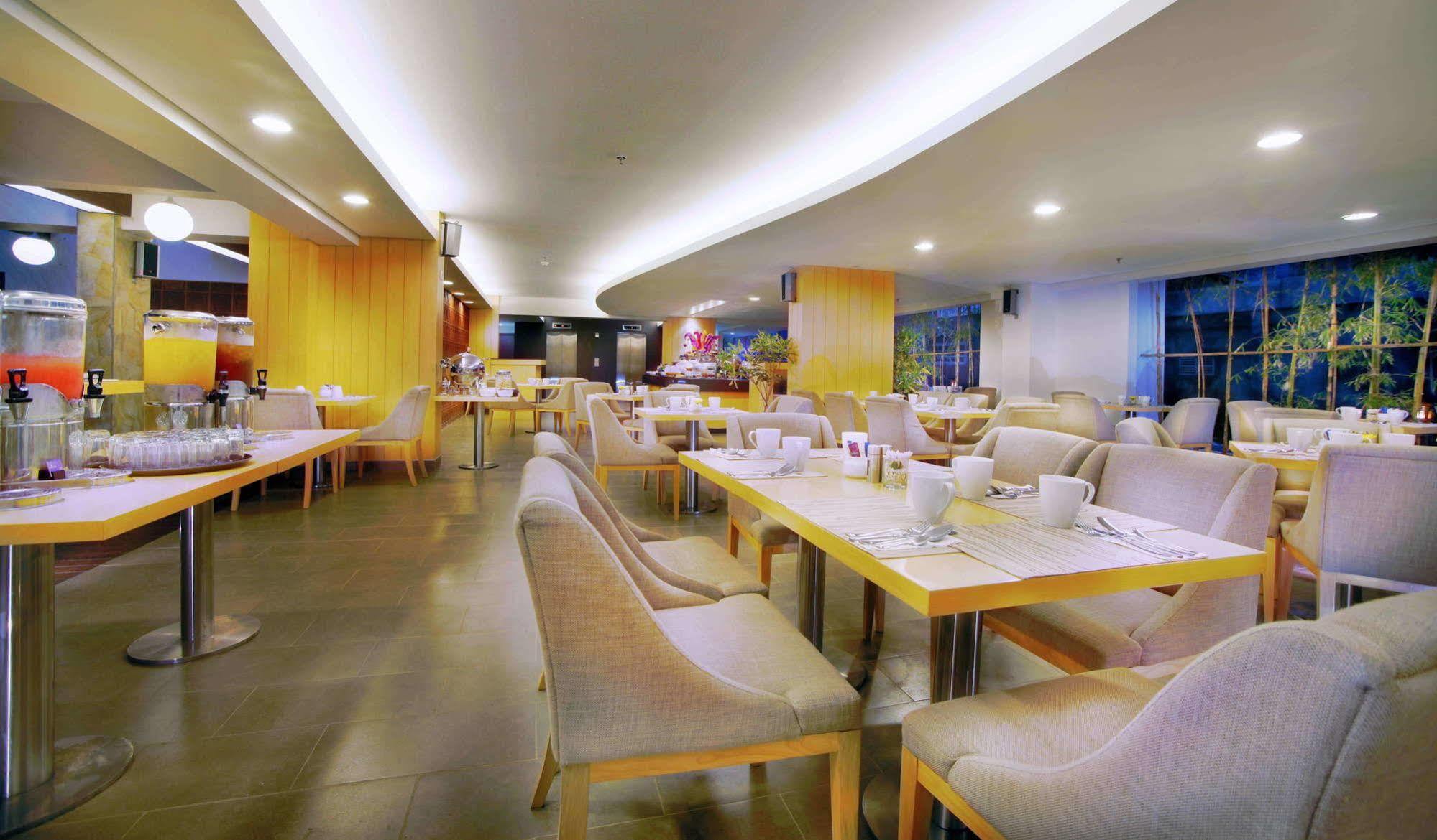 Quest Hotel Kuta By Aston Zewnętrze zdjęcie